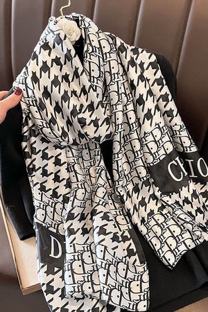 ANDREINA - Maxi scialle oversize in seta effetto satinato