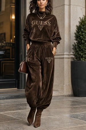 Guess Logos Coordinato • Velluto • Girocollo alto e pantaloni ampi — Vania — SHOT 1
