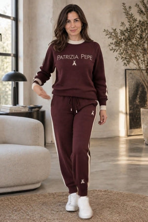Patrizia Pepe Coordinato • Maglia in cotone o misto viscosa a maglia fine • Completo due pezzi con pantaloni jogger, collo alto, polsini a coste e inserti bianchi a contrasto — Bianca — SHOT 1