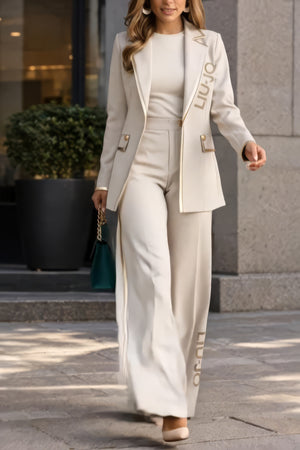 liujo temulooogoooo23333 Suit • Tessuto sartoriale morbido • Bordo bianco a contrasto sul rever e sui polsini — Elsa — SHOT 2