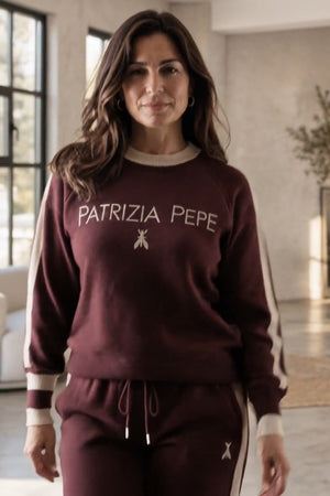 Patrizia Pepe Coordinato • Maglia in cotone o misto viscosa a maglia fine • Completo due pezzi con pantaloni jogger, collo alto, polsini a coste e inserti bianchi a contrasto — Bianca — SHOT 4